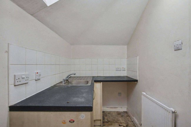 Flat E, 104 Sutherland Avenue, London W9 2QR 42