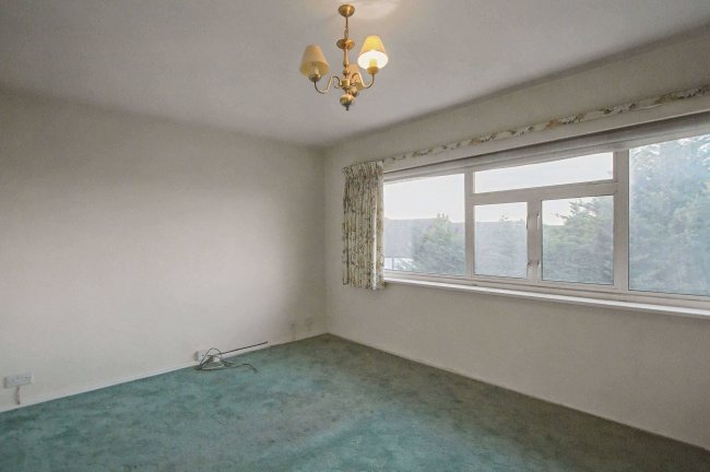 33 Hillside Avenue, Wembley, HA9 8DY 5