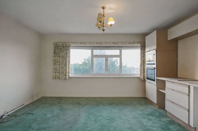 33 Hillside Avenue, Wembley, HA9 8DY 5