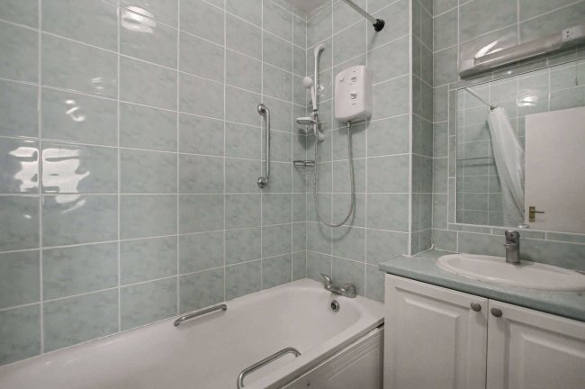 33 Hillside Avenue, Wembley, HA9 8DY 5