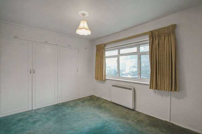 33 Hillside Avenue, Wembley, HA9 8DY 5