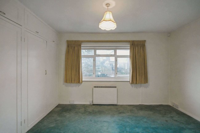 33 Hillside Avenue, Wembley, HA9 8DY 5