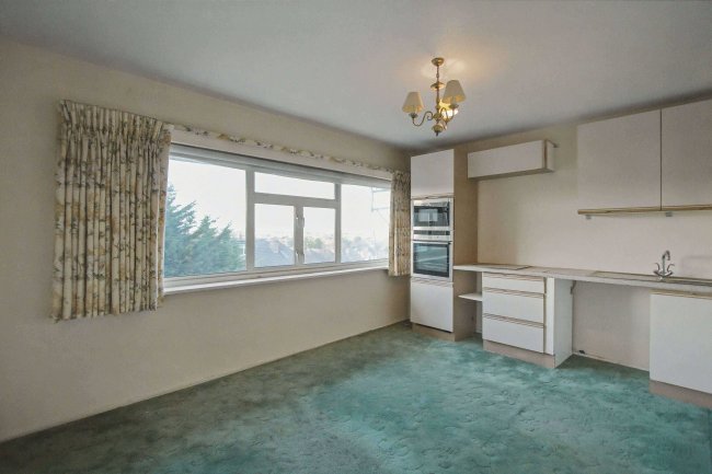 33 Hillside Avenue, Wembley, HA9 8DY 5