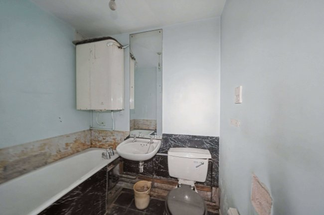 8 Howmic Court, Arlington Road, Twickenham, TW1 2BD 7