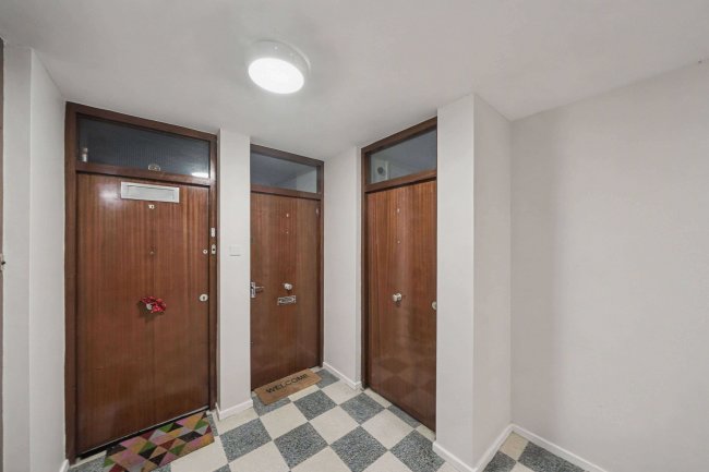 8 Howmic Court, Arlington Road, Twickenham, TW1 2BD 7