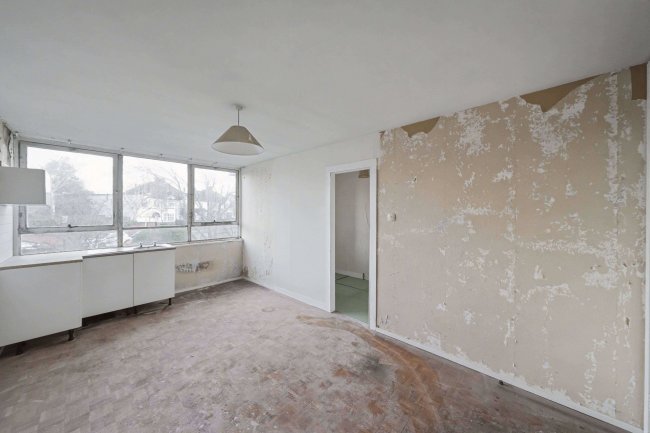 8 Howmic Court, Arlington Road, Twickenham, TW1 2BD 7