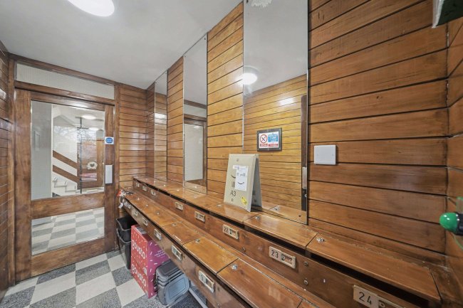 8 Howmic Court, Arlington Road, Twickenham, TW1 2BD 7