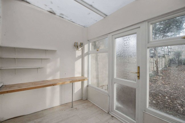 10 Mundon Gardens, Ilford, IG1 4AH 10