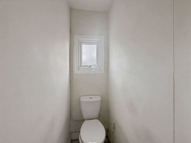 10 Mundon Gardens, Ilford, IG1 4AH 10