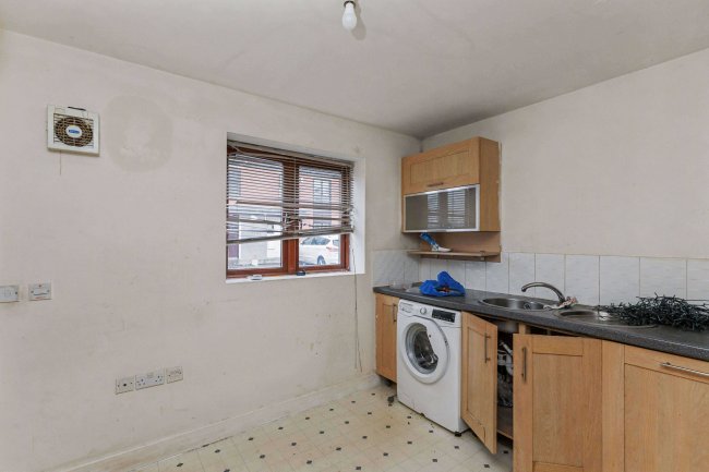 5 Park Corner, Northampton, NN5 5FL 35