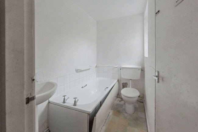 15 Southgate Road, Liverpool L13 5XY 17