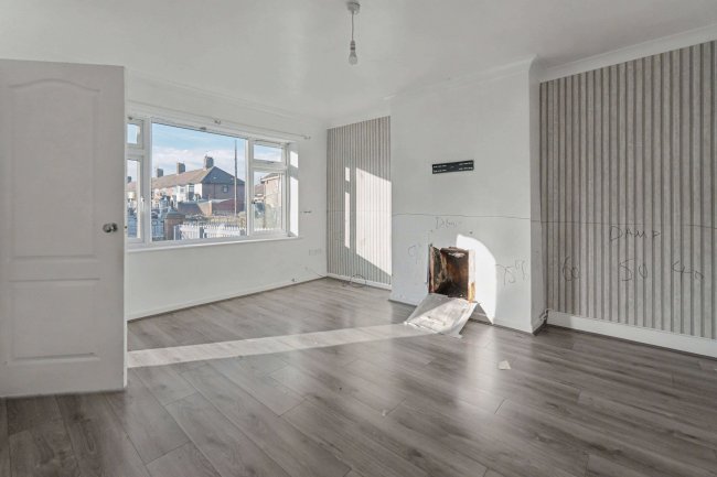 33 Callington Close, Liverpool L14 8XP 26