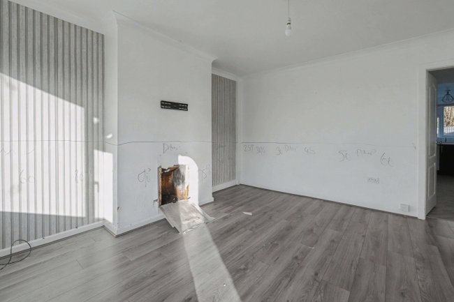 33 Callington Close, Liverpool L14 8XP 26