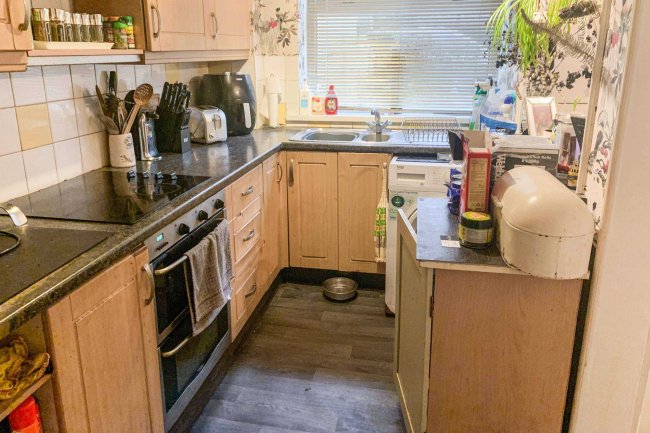 9 Hollybush Road, Warminster, Wiltshire, BA12 8QT 2