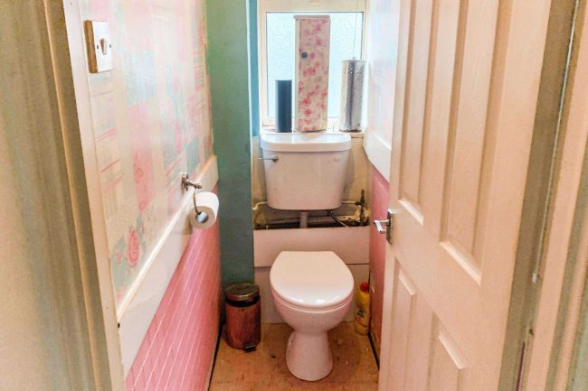 9 Hollybush Road, Warminster, Wiltshire, BA12 8QT 2