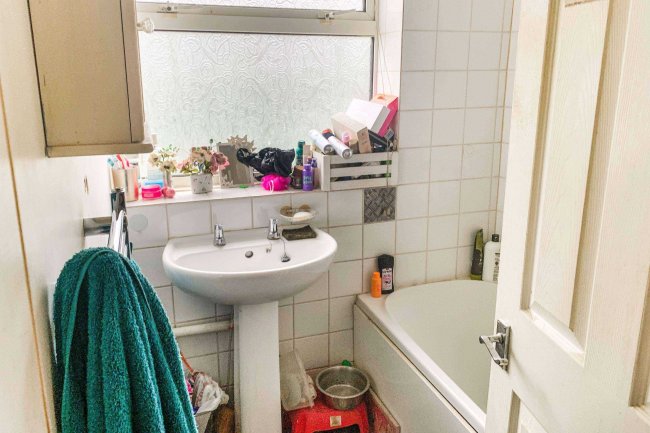 9 Hollybush Road, Warminster, Wiltshire, BA12 8QT 2