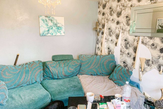 9 Hollybush Road, Warminster, Wiltshire, BA12 8QT 2