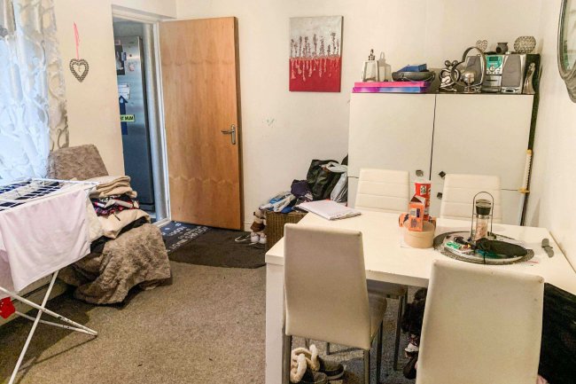 9 Hollybush Road, Warminster, Wiltshire, BA12 8QT 2