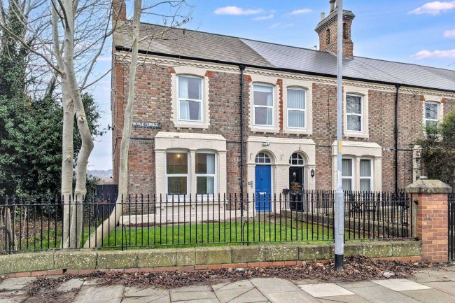 1/1A Tynevale Terrace, Bensham, Gateshead, Tyne & Wear, NE8 2XY 92