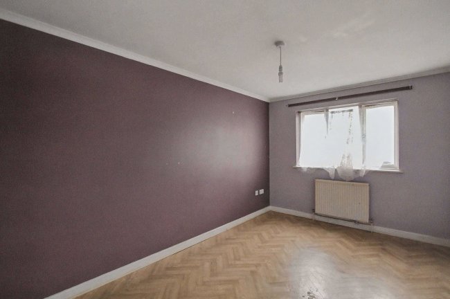 16 Pear Road, Leytonstone, London, E11 4YP 14