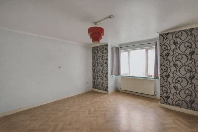 16 Pear Road, Leytonstone, London, E11 4YP 14