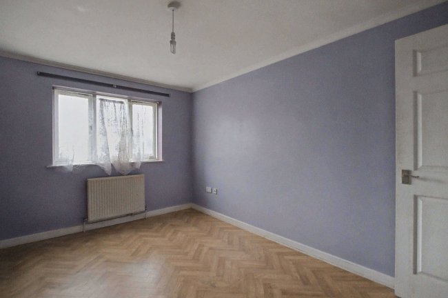 16 Pear Road, Leytonstone, London, E11 4YP 14