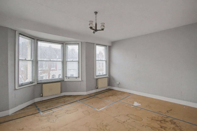 64 Belgrade Road, Stoke Newington, London N16 8DJ 10