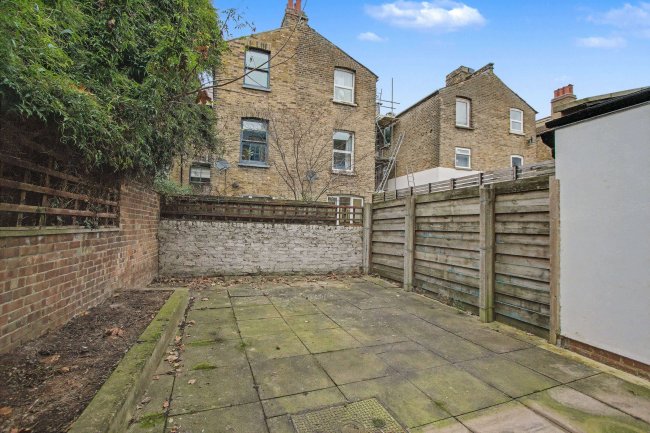 64 Belgrade Road, Stoke Newington, London N16 8DJ 10