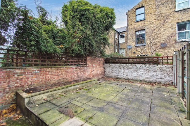 64 Belgrade Road, Stoke Newington, London N16 8DJ 10