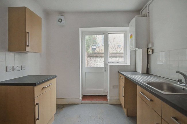 64 Belgrade Road, Stoke Newington, London N16 8DJ 10