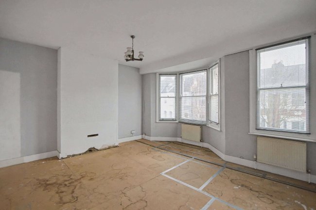 64 Belgrade Road, Stoke Newington, London N16 8DJ 10