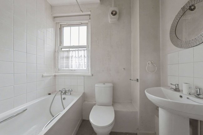 Flat 9, Block E, Peabody Buildings, Herbrand Street, Bloomsbury, London WC1N 1JG 1