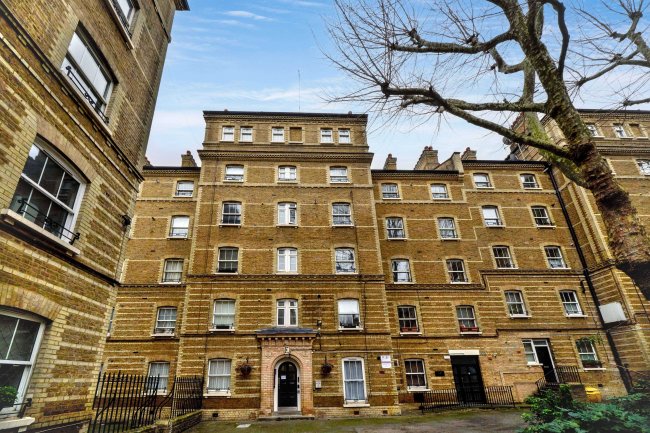 Flat 9, Block E, Peabody Buildings, Herbrand Street, Bloomsbury, London WC1N 1JG 1