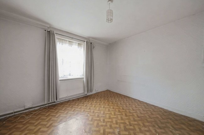 Flat 9, Block E, Peabody Buildings, Herbrand Street, Bloomsbury, London WC1N 1JG 1