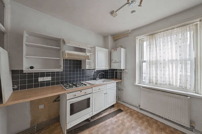 Flat 9, Block E, Peabody Buildings, Herbrand Street, Bloomsbury, London WC1N 1JG 1