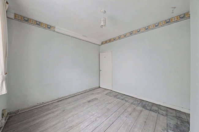 Flat 9, Block E, Peabody Buildings, Herbrand Street, Bloomsbury, London WC1N 1JG 1