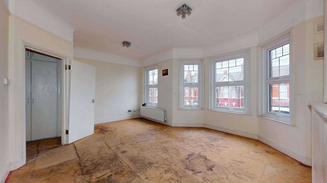 Flat B, 69 Temple Road, Cricklewood, London, NW2 6PN 4