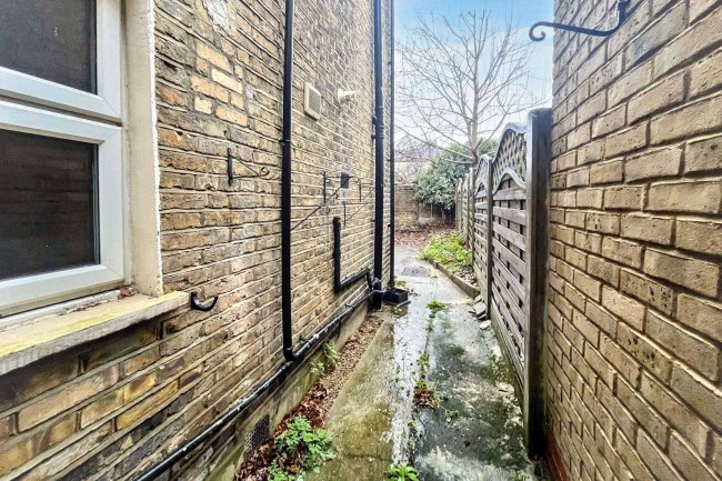 Flat A, 25 Trevor Road, Wimbledon, London, SW19 3PW 18