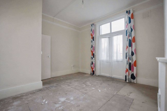 Flat 1, 104 Goldsmith Avenue, Acton, London, W3 6HW 2