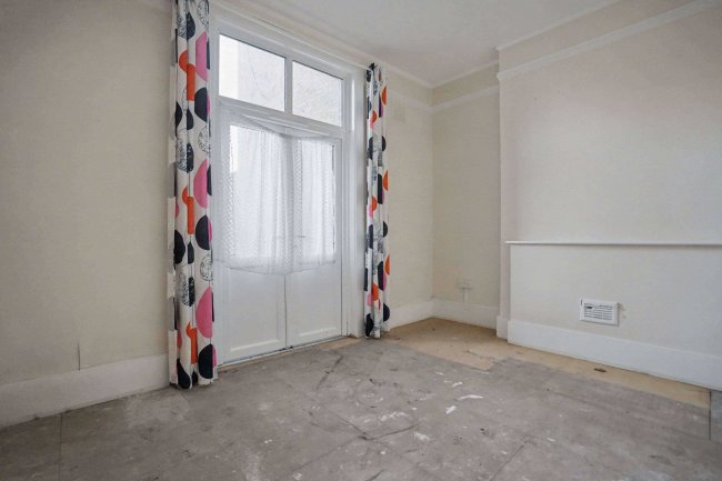 Flat 1, 104 Goldsmith Avenue, Acton, London, W3 6HW 2