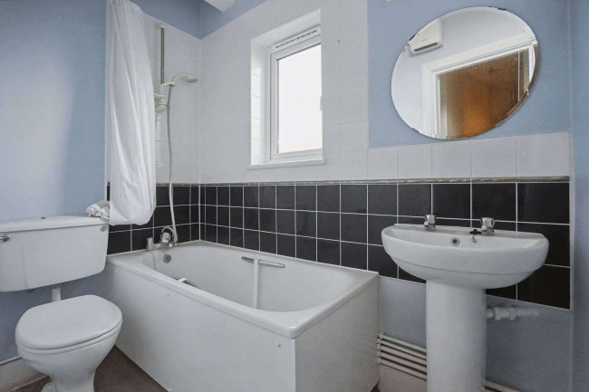 Flat 1, 104 Goldsmith Avenue, Acton, London, W3 6HW 2