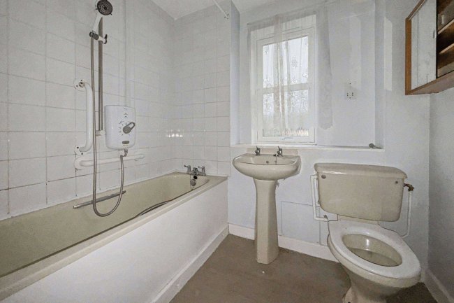 47 Colchester Road, Walthamstow, London, E17 8NU 56