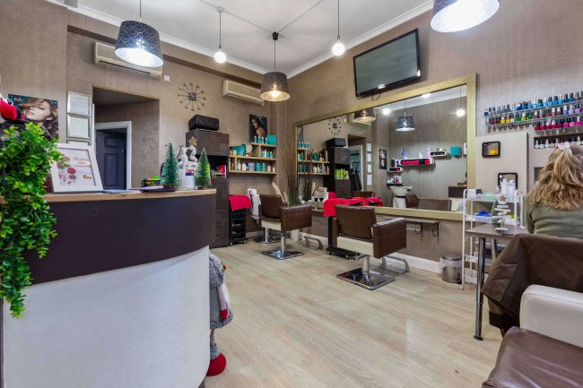 85 Hammersmith Grove, London, W6 0NQ 97