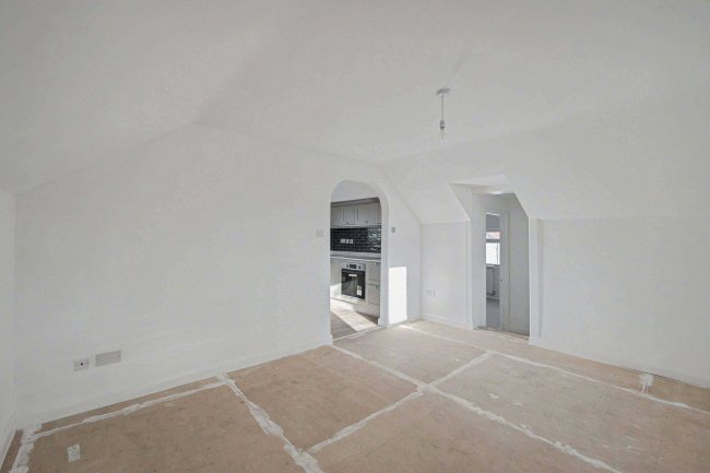 69 Headley Road, Liphook, Hampshire, GU30 7PR 8