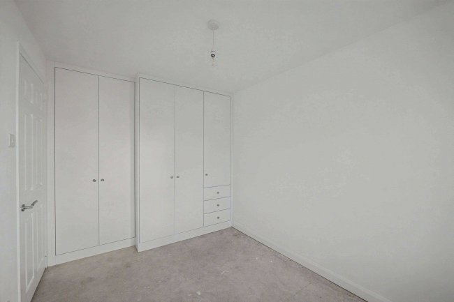 69 Headley Road, Liphook, Hampshire, GU30 7PR 8