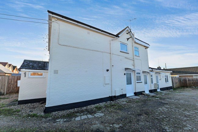 69 Headley Road, Liphook, Hampshire, GU30 7PR 8