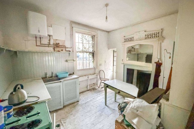 25 Broad Street, Bath, Somerset BA1 5LW 98