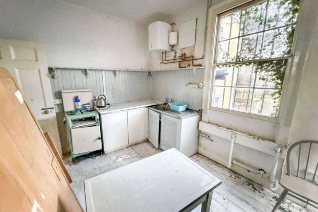 25 Broad Street, Bath, Somerset BA1 5LW 98