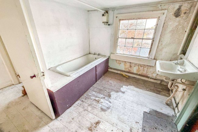 25 Broad Street, Bath, Somerset BA1 5LW 98