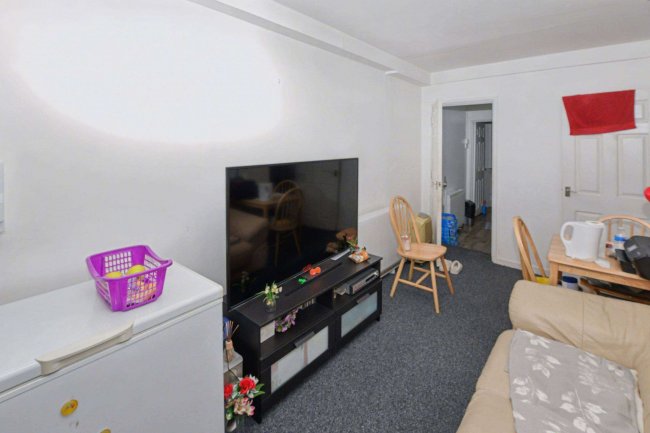 23 Nicholls Street, Coventry, CV2 4GY 7